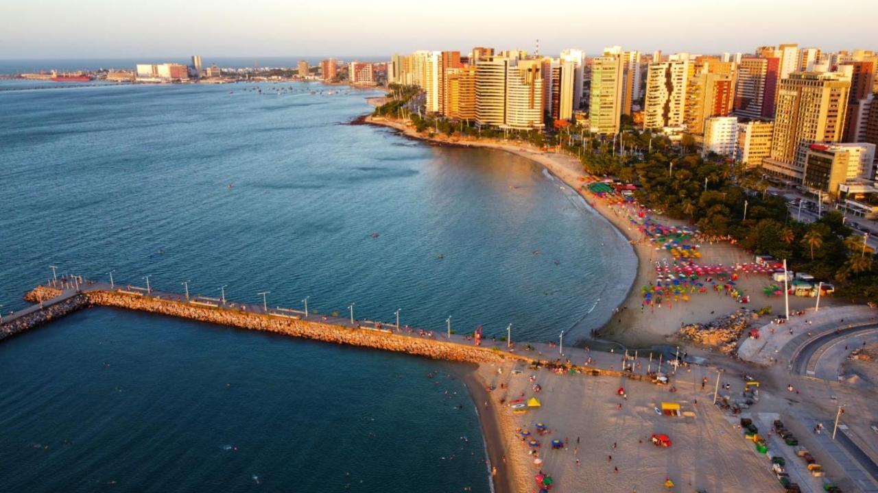 Beira mar Meireles a um passo do mar Fortaleza (Ceara) Exterior foto