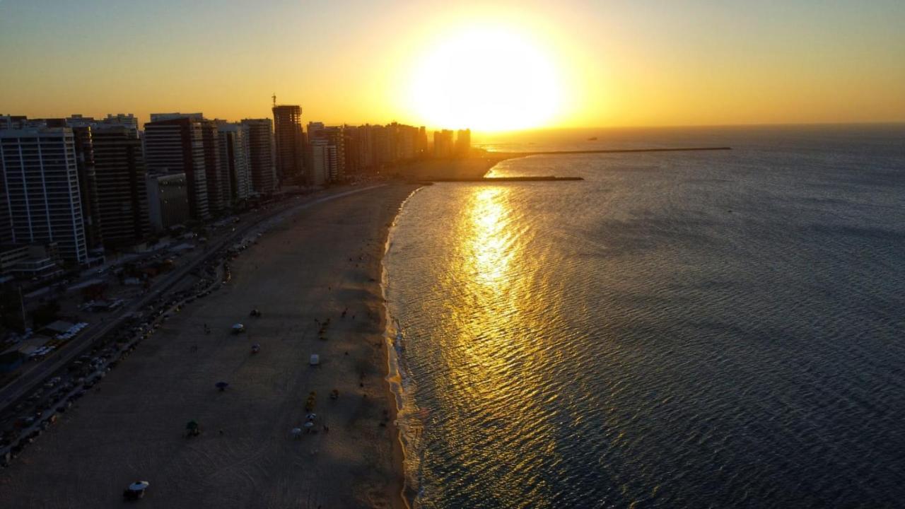 Beira mar Meireles a um passo do mar Fortaleza (Ceara) Exterior foto